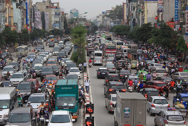 Tình trạng tắc đường có thể khiến xe bị tiêu hao nhiêu liệu